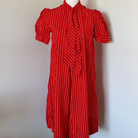 Vintage Dresses & Skirts - Vintage Red & White Floral Stripe Tie-Neck Puff Sleeve Smock Dress